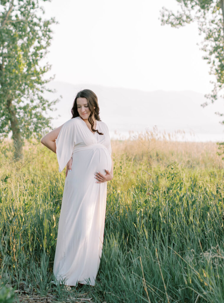 maternity photoshoot in Saratoga springs Utah- Iris Graciela Photography