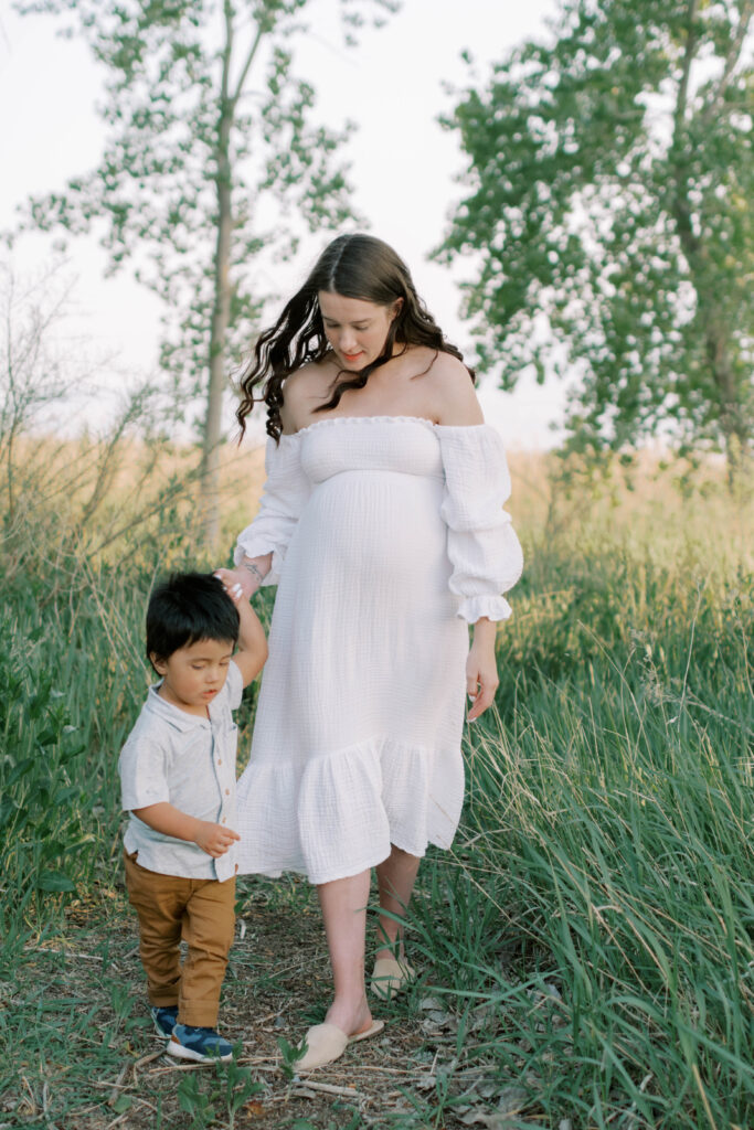 maternity photoshoot in Saratoga springs Utah- Iris Graciela Photography