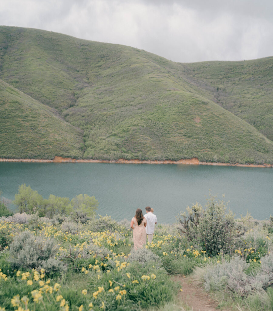 wild flowers maternity photos