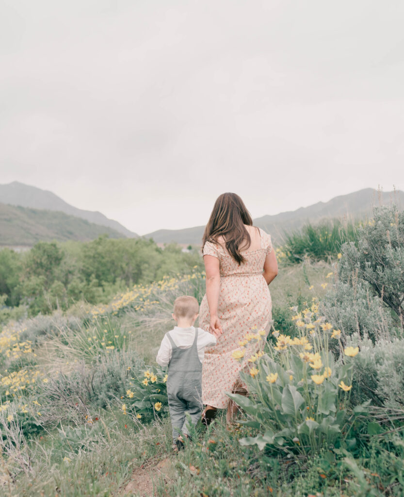 mom with babies maternity photos